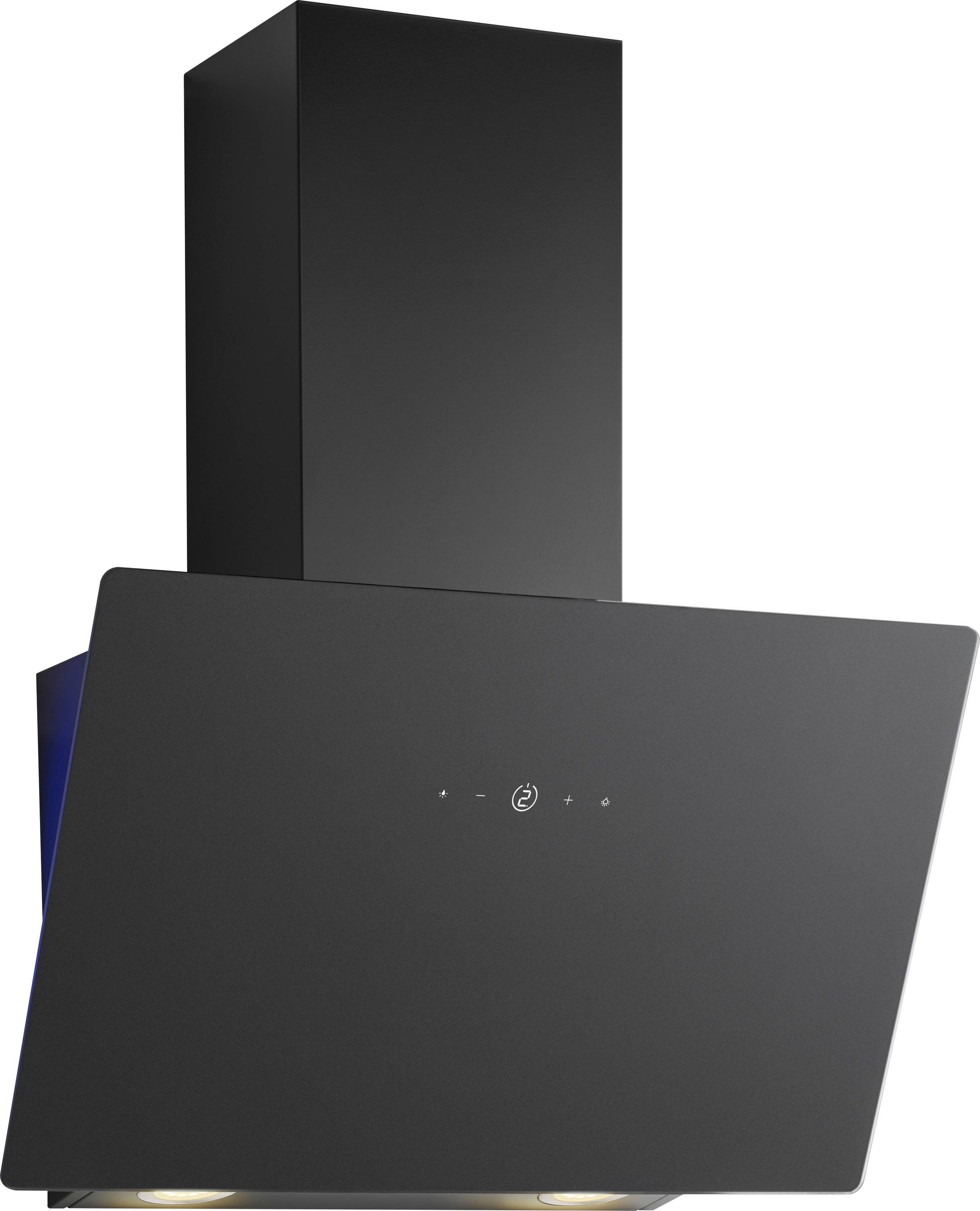 Schwarze an der Wand montierte Dunstabzugshaube mit hohem Schornstein und schräger Glasfront auf weißem Hintergrund.