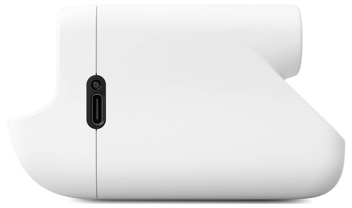 Ein weißes, kompaktes Gerät mit einem USB-C-Anschluss an der Seite, möglicherweise ein Lade- oder elektronisches Gadget-Zubehör.