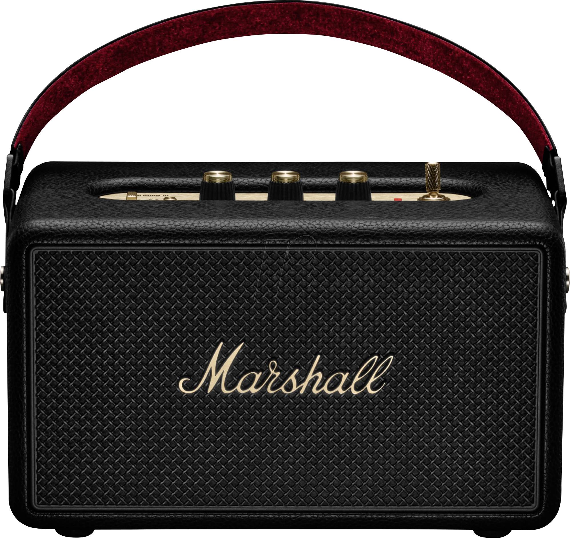 Ein tragbarer schwarzer Lautsprecher mit rotem Riemen, mit dem in Gold auf der Vorderseite angebrachten "Marshall"-Logo und mehreren Drehreglern auf der Oberseite.