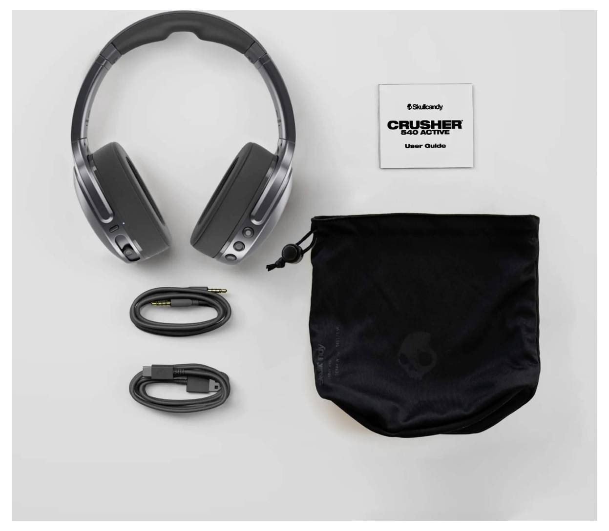 Kopfhörer mit Kabeln, ein Tragepouch und eine Benutzeranleitung werden angezeigt und zeigen die im Paket enthaltenen Komponenten.