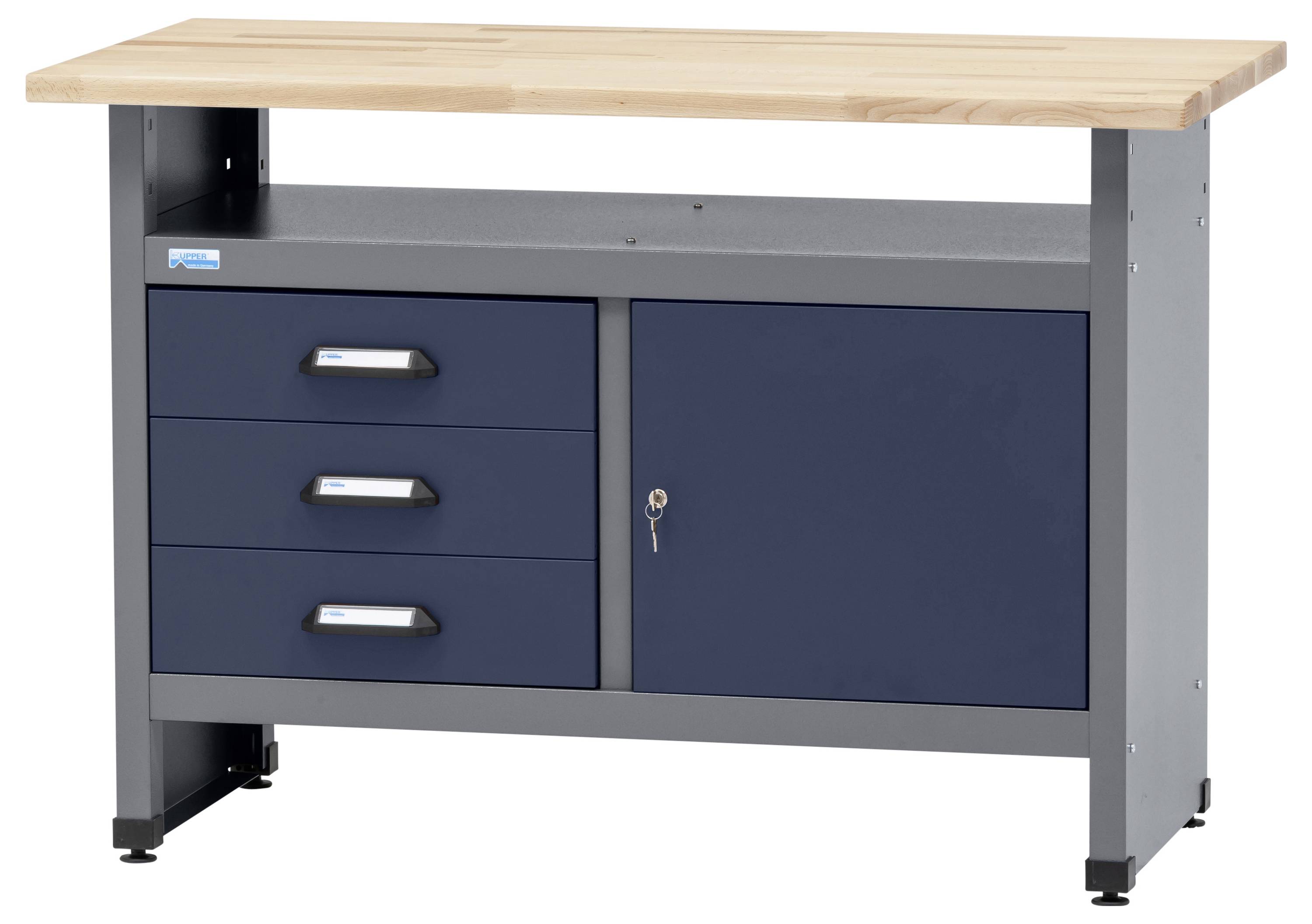 Eine robuste Werkbank mit einer Holzplatte, drei Schubladen auf der linken Seite und einem verschließbaren Schrank auf der rechten Seite, ideal zur Werkzeugorganisation.