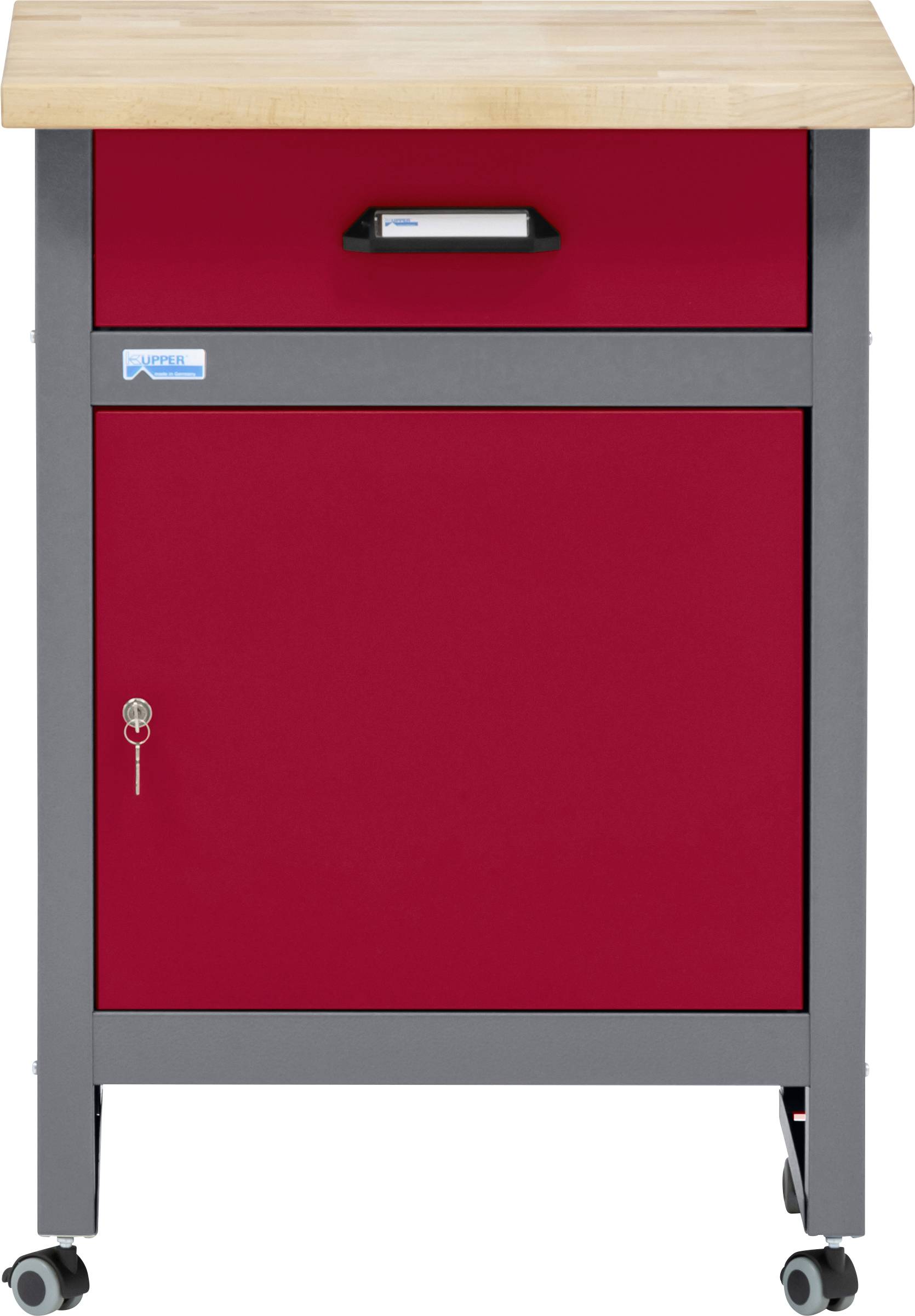 Ein roter, fahrbarer Lagerschrank mit einer Holzplatte, einem kleinen Etikett, einer oberen Schublade und einer verschließbaren Tür, geeignet zur Werkzeugorganisation.