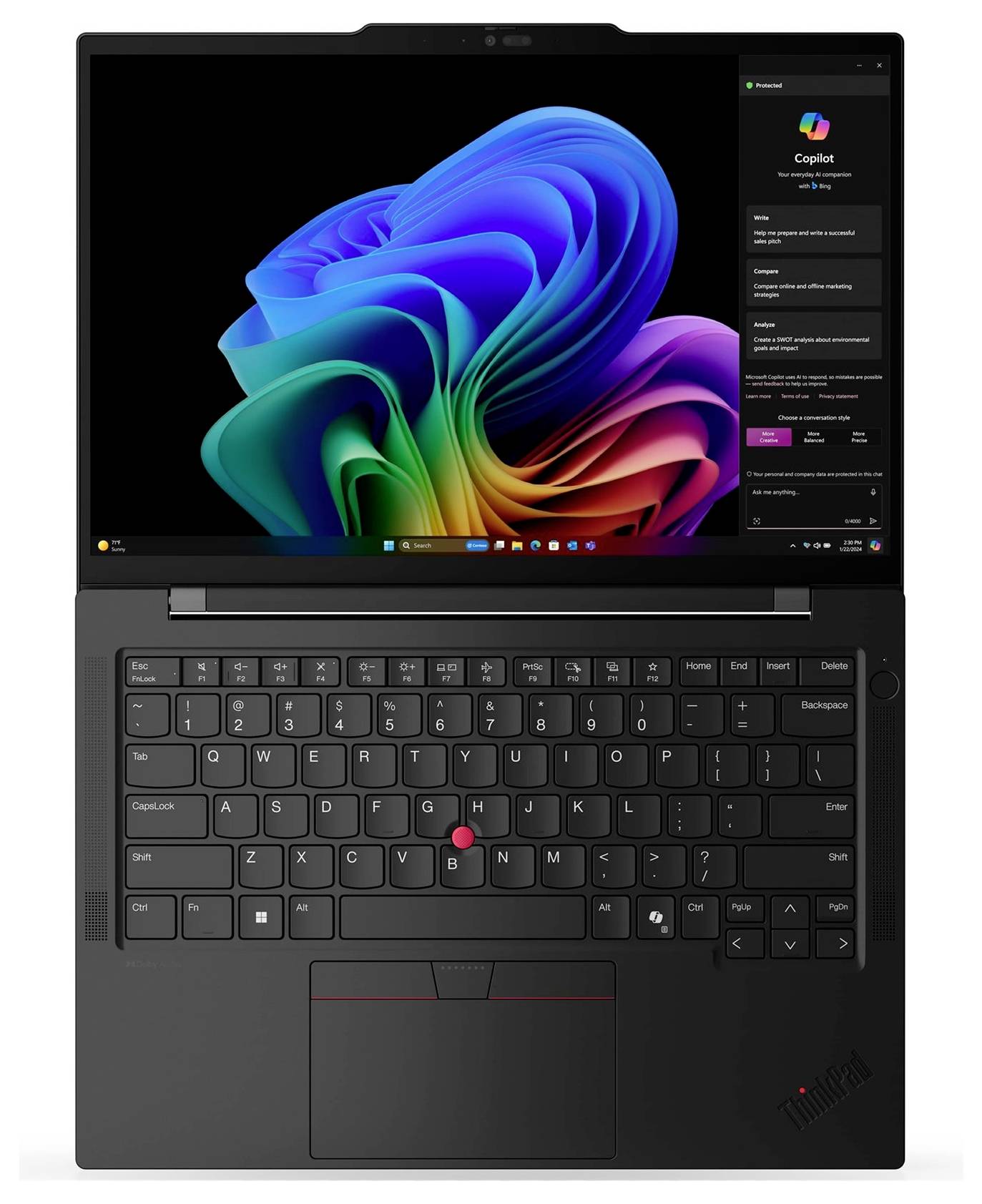 Offener Laptop mit Windows 11-Desktop und Copilot-Seitenleiste, mit sichtbarer Tastatur und Trackpad.