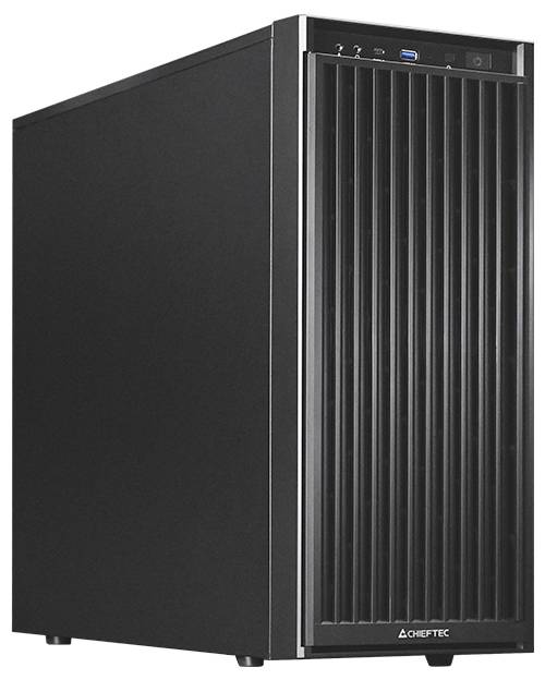 Ein schwarzer Desktop-Computer-Tower mit vertikalem Lüftungsdesign und USB-Anschlüssen an der Vorderseite, auf dem das Logo "CHEFTEC" unten angezeigt wird.