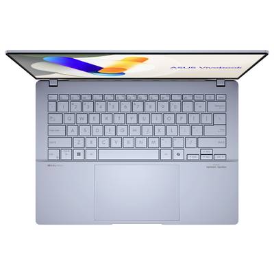 Ein silberner Laptop mit „ASUS Vivobook" auf dem Bildschirm, von oben betrachtet, zeigt eine kompakte Tastatur und ein großes Touchpad.