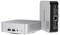 Zwei kleine silberne Geekom Mini-PCs von vorne und hinten abgebildet, mit sichtbaren USB-Anschlüssen, Kopfhörerbuchse, Ein-/Ausschalter, Ethernet und HDMI-Verbindungen.