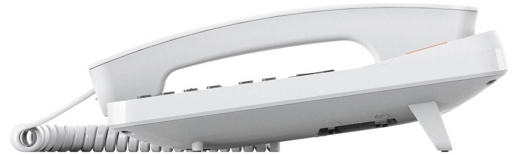 Ein weißes, schnurgebundenes Telefon mit Tastatur, von der Seite betrachtet, mit einem spiralförmigen Kabel und auf einem Ständer ruhend.