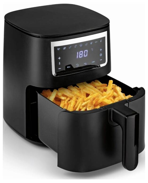 Ein schwarzer Heißluftfriteuse mit digitalen Bedienelementen zeigt "180" auf dem Bildschirm an. Die Schublade ist geöffnet und gibt einen Korb voller gekochter Pommes frites frei.
