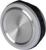 Ein metallischer, runder Einstellknopf mit gebürsteter Silberoptik und einem schwarzen Gummigriff an der Kante.