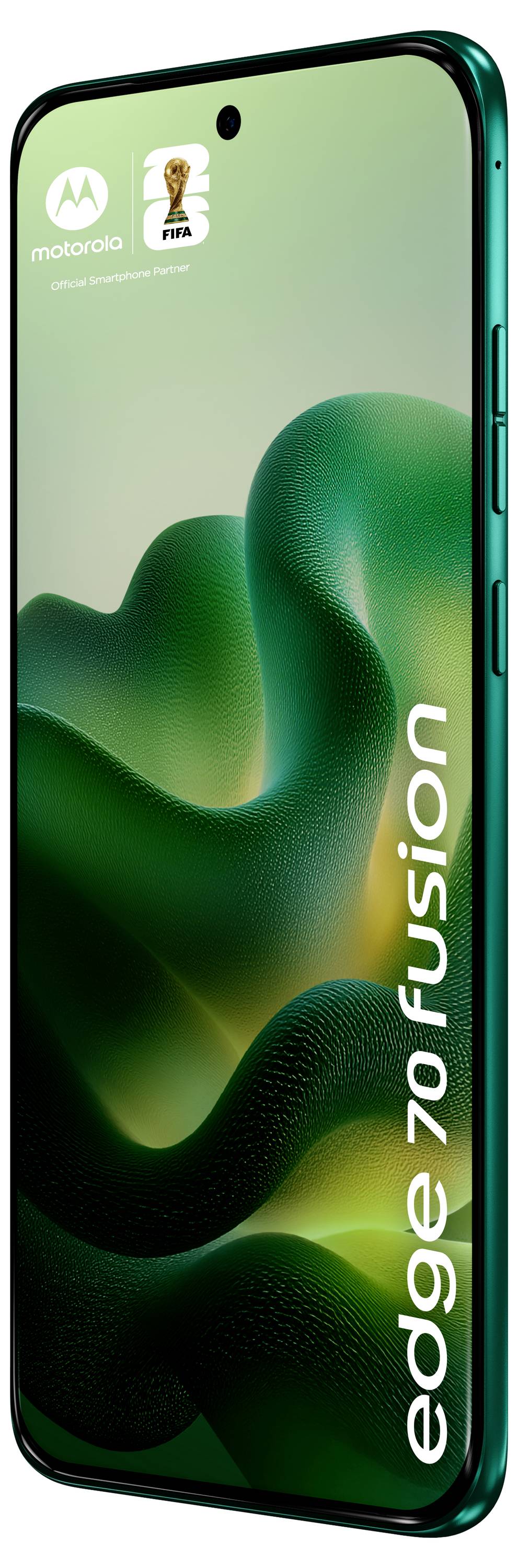 Smartphone mit "edge 70 fusion" auf dem Display, mit grünem abstraktem Hintergrund, Motorola- und FIFA-Logos oben.