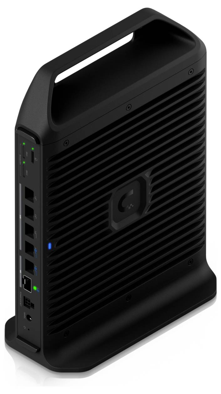 Ein eleganter, schwarzer Netzwerk-Router mit mehreren Ethernet-Anschlüssen und Anzeigelampen, entworfen mit vertikaler Ausrichtung und Griff oben.