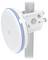 Eine weiße, kreisförmige kabellose Antenne mit blauer LED-Kante ist auf einem Mast montiert und wird für Fernbereichs-Internetkonnektivität verwendet.