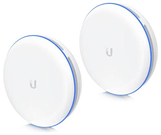 Zwei weiße, kreisförmige WLAN-Zugangspunkte mit blauen Akzenten, gekennzeichnet mit einem "U"-Logo, konzipiert für kabellose Internetkonnektivität.