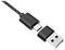 Nahaufnahme eines USB-C-Kabels mit abgetrenntem Steckerverbinder, der den Stecker und die Buchse auf weißem Hintergrund zeigt.