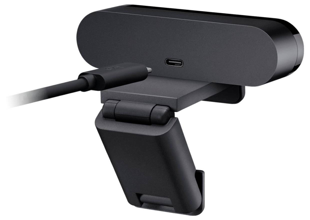 Schwarze Webcam mit angebrachtem USB-C-Kabel und Clip-Halterung, offen auf weißem Hintergrund gezeigt.