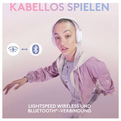 Eine Frau mit Kopfhörern posiert vor einem rosa Hintergrund mit dem Text „KABELLOS SPIELEN" und „LIGHTSPEED WIRELESS UND BLUETOOTH®-VERBINDUNG", sowie Symbolen für Wireless und Bluetooth.