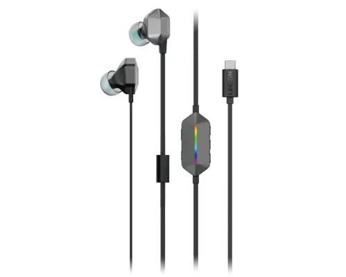 Vier schwarze kabelgebundene In-Ear-Ohrhörer mit Inline-Fernbedienung und RGB-beleuchtetes Steuermodul auf weißem Hintergrund.