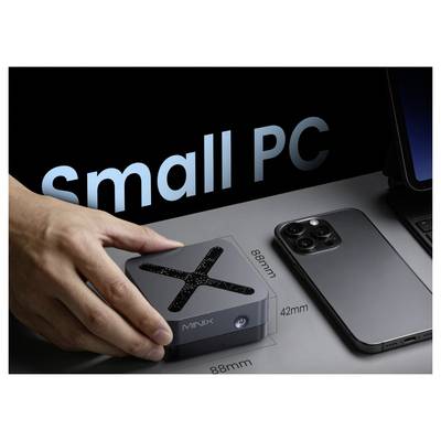 Eine Hand platziert einen winzigen Mini-PC neben einem Smartphone, mit dem Text „Small PC" im Hintergrund und Abmessungen von 88 mm x 88 mm x 42 mm.
