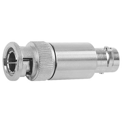 Metallischer Koaxialkabelstecker mit Gewinde-Kopplungsring, in Nahaufnahme auf weißem Hintergrund dargestellt.