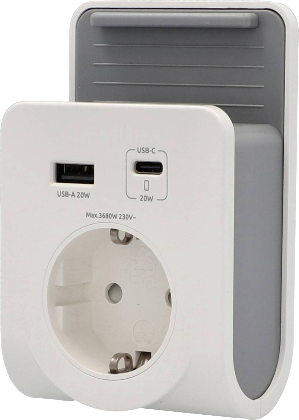 Ein Stecker-Netzteil mit UK-Steckdose, USB-A-20W- und USB-C-20W-Anschlüssen, beschriftet mit „Max. 3680W 230V~".