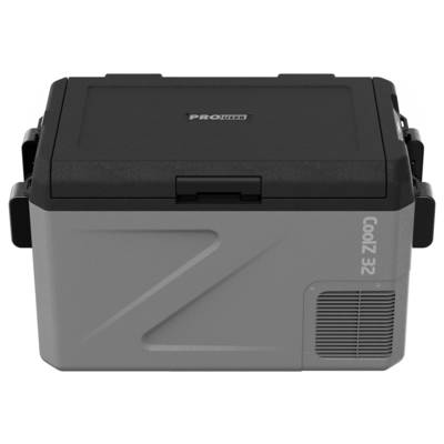 Tragbarer CoolZ 32 Kühlbox mit schwarzem Deckel und grauem Gehäuse, dargestellt in Vorderansicht mit Seitengriffen und Lüftungsgitter.
