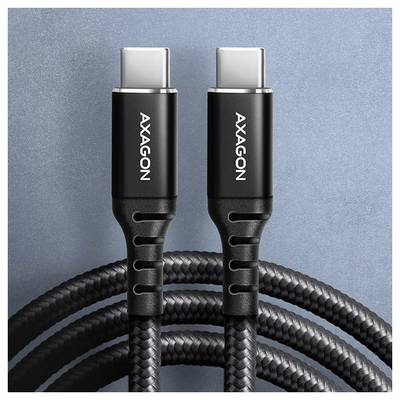 Zwei schwarze AXAGON USB-C-Kabelverbinder stehen aufrecht vor einem blauen Hintergrund, mit geflochtenen Kabeln, die darunter aufgerollt sind.