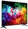 Ein Flachbildfernseher, der auf einem Ständer montiert ist und auf dunklem Hintergrund ein lebhaft buntes, abstraktes Regenbogen-Tintenspritzer-Motiv anzeigt.