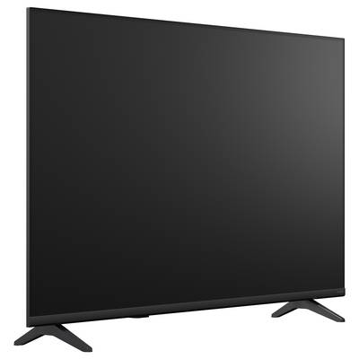 Schwarzer Flachbildfernseher auf zwei angewinkelten Füßen, vor weißem Hintergrund abgebildet.