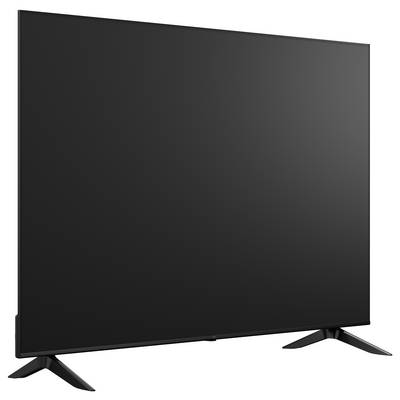 Flacher schwarzer Bildschirmfernseher auf zwei abgewinkelten Standfüßen, vor weißem Hintergrund dargestellt.