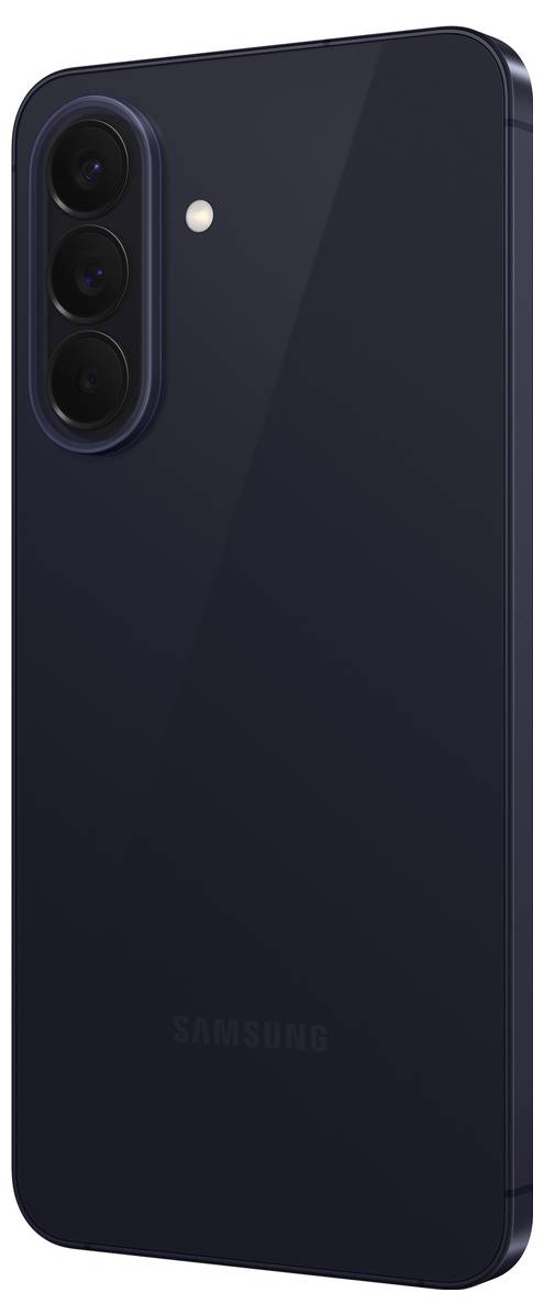 Rückansicht eines schwarzen Samsung-Smartphones mit einem vertikalen Dreifach-Kameramodul und Blitz in der oberen linken Ecke.