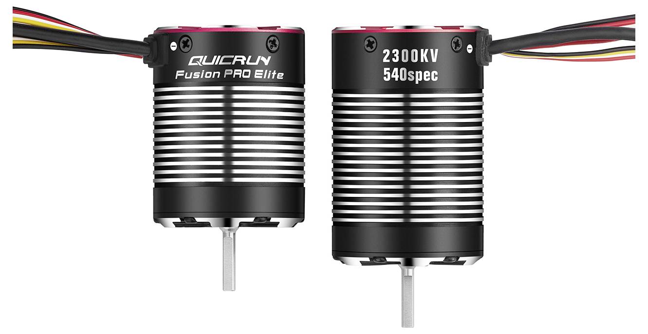 Zwei schwarze bürstenlose Motoren nebeneinander, beschriftet mit „QUICRUN Fusion Pro Elite" und „2300KV 540spec", jeweils mit freigelegten Drähten und einer silbernen Welle.