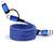 Aufgerolltes blaues geflochtenes USB-Ladekabel mit Lightning-, USB-C- und USB-A-Steckern auf weißem Hintergrund.