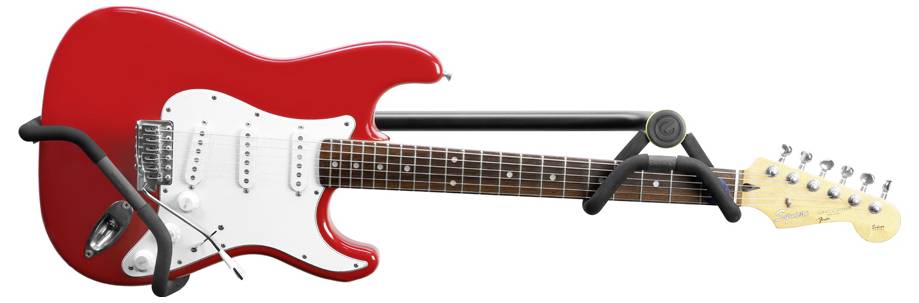 Rote E-Gitarre auf einem Ständer ausgestellt, horizontal angeordnet mit dem Hals nach rechts ausgerichtet.