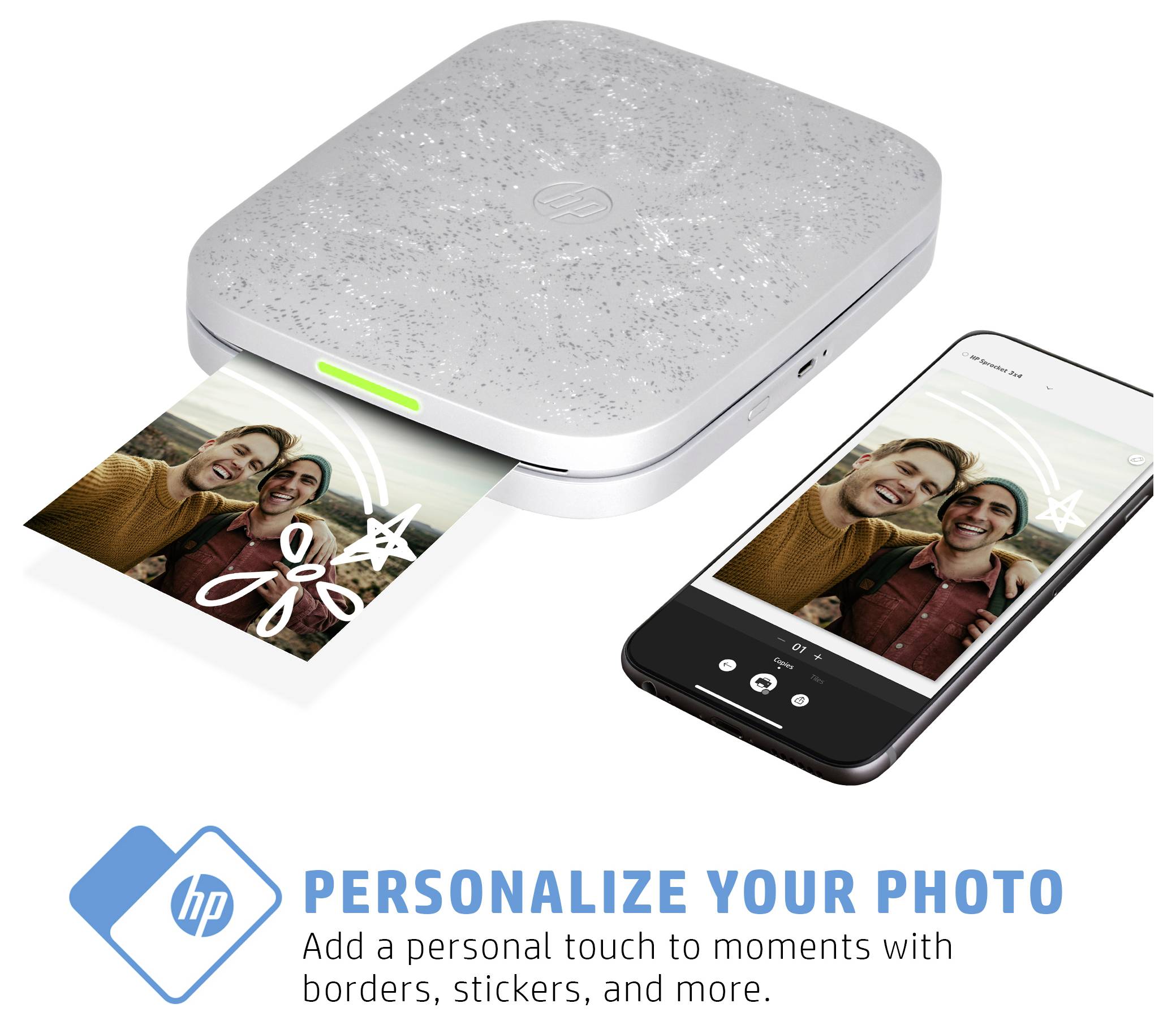 HP tragbarer Fotodrucker druckt ein Selfie von einem Smartphone, mit dem Text „PERSONALISIEREN SIE IHR FOTO" und „Verleihen Sie Ihren Momenten mit Rahmen, Aufklebern und vielem mehr eine persönliche Note."