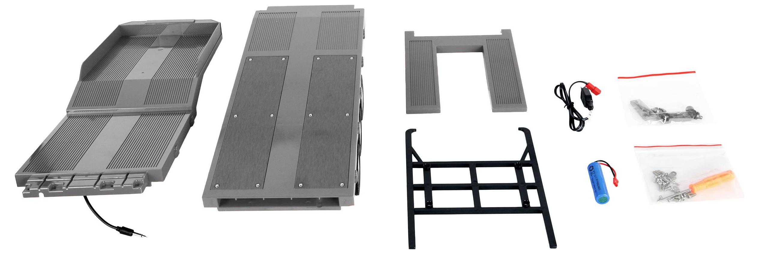 Solarpanel-Montageset-Teile auf weißem Hintergrund angeordnet, einschließlich zwei Dachpaneele, Rahmenbefestigungen, Verdrahtung, Schrauben und Zubehör.