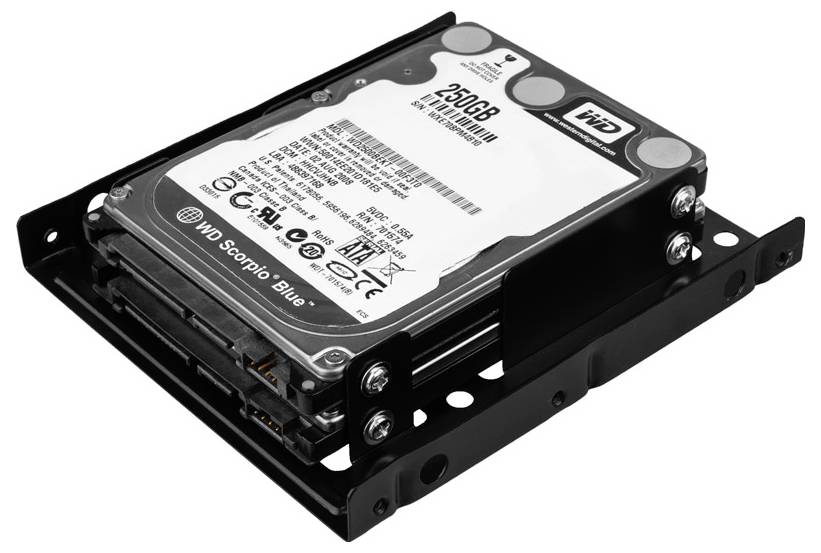 Interne Festplatte montiert in einer schwarzen Metallhalterung, beschriftet WD Scorpio Blue 250GB.