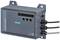 Siemens SITOP PSE6200 industrielle Stromversorgungseinheit mit Display, Statusleuchten und drei angeschlossenen Ausgangskabeln.