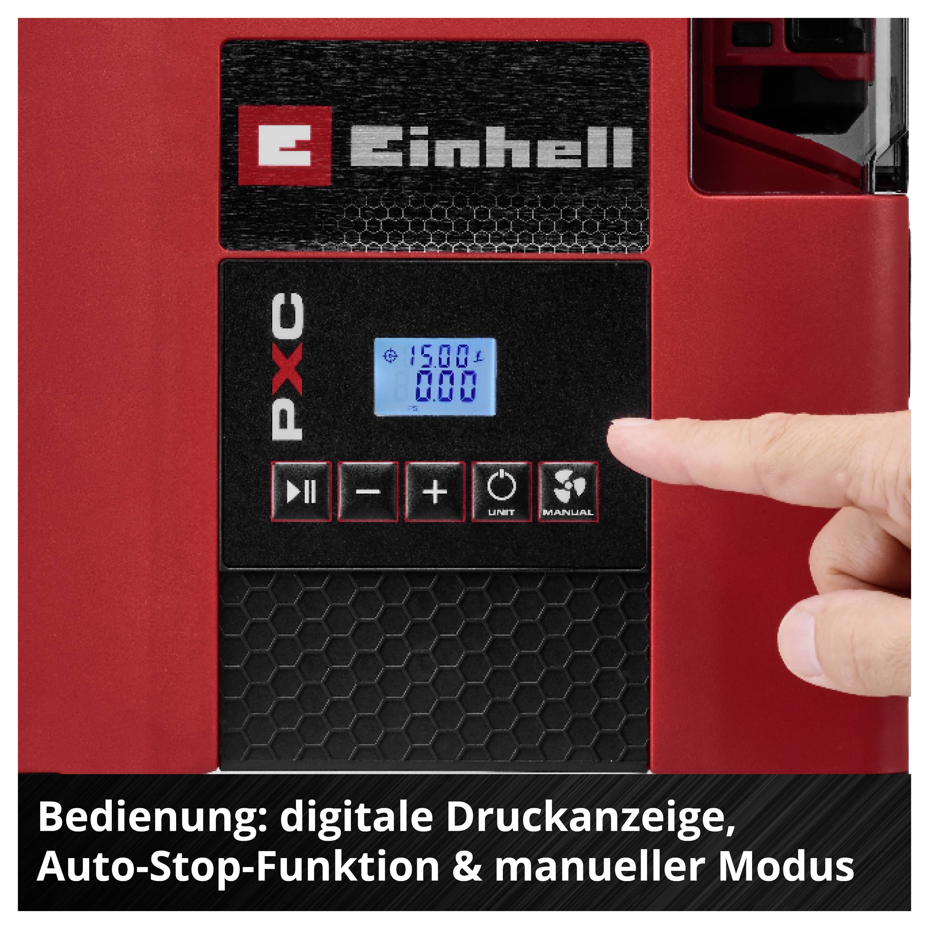 Bedienfeld eines Einhell PXC-Geräts mit digitaler Druckanzeige; Finger zeigt auf das Display. Text: 'Bedienung: digitale Druckanzeige, Auto-Stopp-Funktion & manueller Modus'