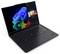 Schwarzer Lenovo ThinkPad-Laptop, im Winkel geöffnet, zeigt einen farbenfrohen Windows-Desktop auf dem Bildschirm sowie eine Tastatur mit rotem TrackPoint und Touchpad.