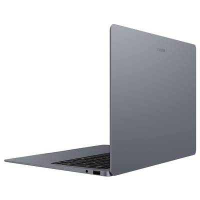 Geschlossener grauer Laptop in Seitenansicht auf weißem Hintergrund