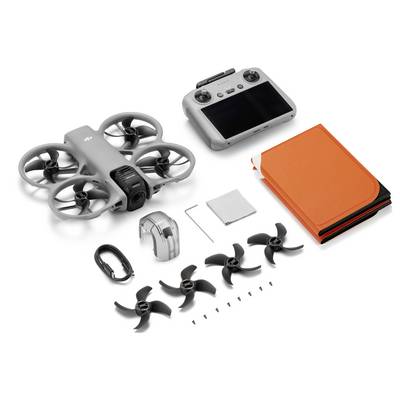 Faltbarer DJI-ähnlicher Drohnen-Kit mit Fernbedienung, orangem Transportkoffer, zusätzlichen Propellern, Batterie, Kabel, Schraubendreher und Ersatzteilen, angeordnet auf weißem Hintergrund.