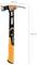 Fiskars Klauenhammer mit schwarzem und orangefarbenem Griff, gezeigt mit Abmessungen von 34,3 cm Höhe und 14,6 cm Breite.