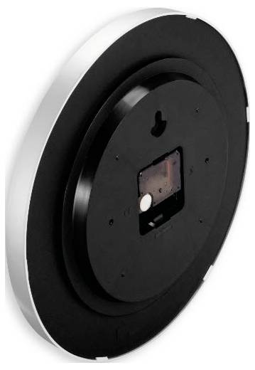 Runde schwarze Wanduhr von hinten betrachtet, die den Befestigungsschlitz und das Batteriefach auf weißem Hintergrund zeigt.