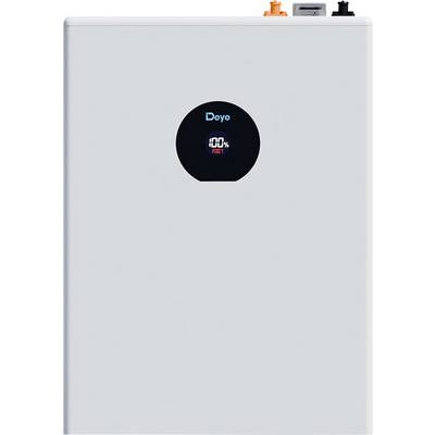 Weiße Deye-Batterieeinheit mit rundem Frontdisplay zur Anzeige des Ladestatus und Anschlüssen oben.