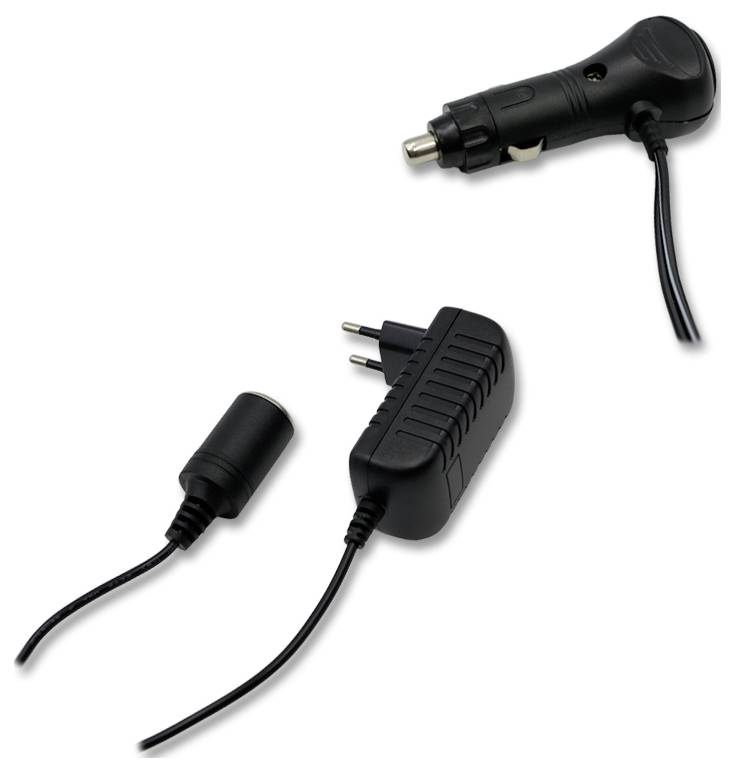 Drei schwarze Stromstecker und Adapter zum Laden im Auto und an der Wand, auf weißem Hintergrund gezeigt.