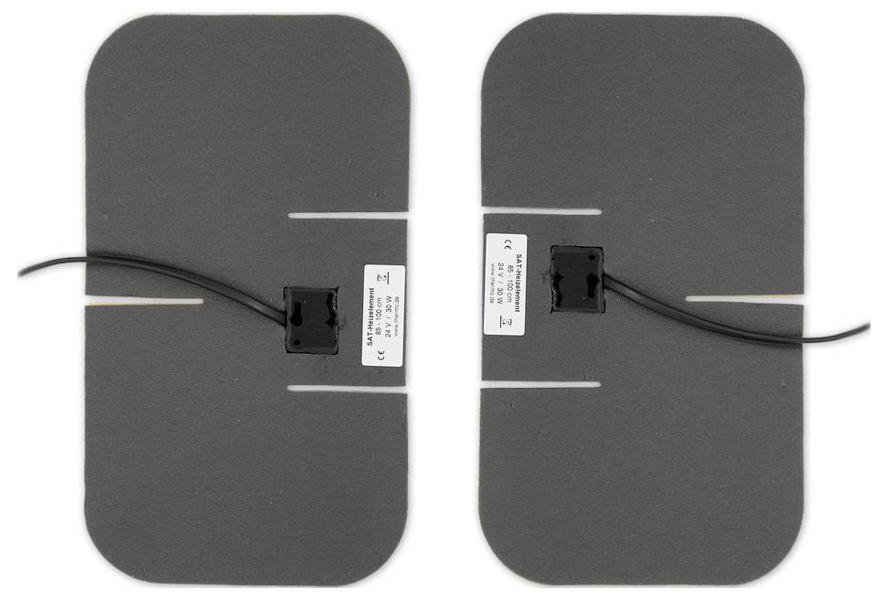 Zwei graue rechteckige Pads mit schwarzen Kabeln und kleinen Steckeretiketten, nebeneinander auf weißem Hintergrund gezeigt.