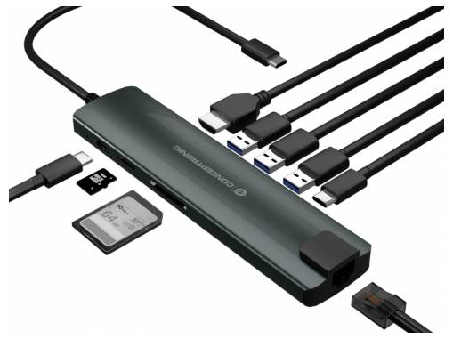 USB-C-Hub mit mehreren Anschlüssen und angebrachten Kabeln, dargestellt neben einer microSD-Karte und einem SD-Adapter.