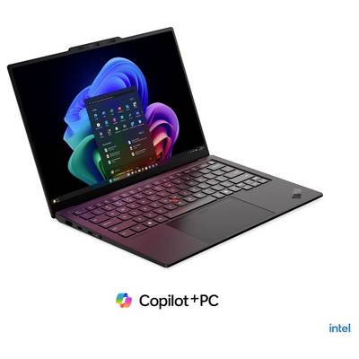 Laptop-Display mit farbenfrohem Windows 11 Wirbel-Hintergrundbild, beschriftet mit 'Copilot+PC' und AMD-Branding darunter.