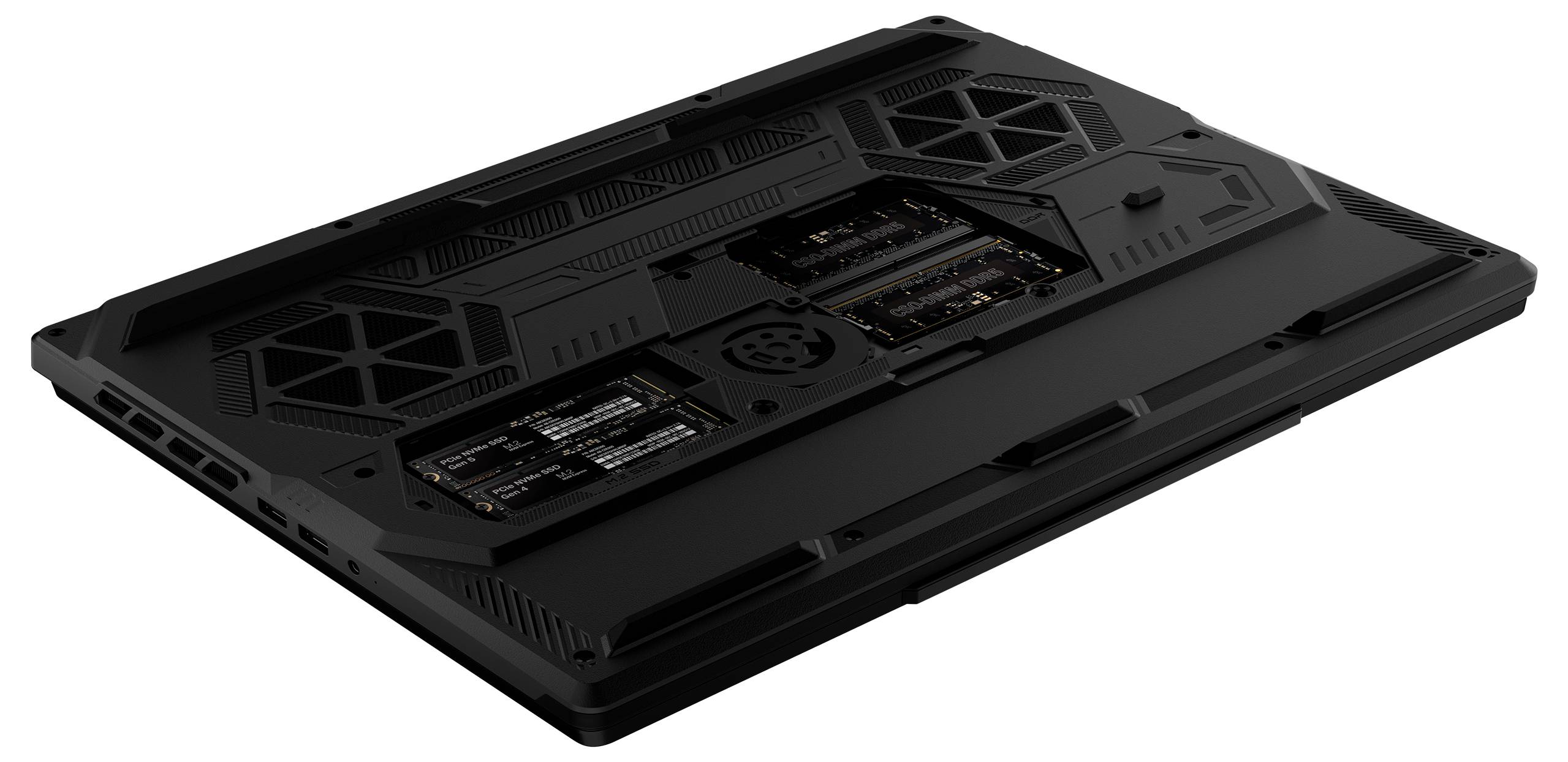 Unteransicht eines schwarzen Laptops, die Belüftungsgitter, Gummifüße und Zugangsklappen für interne Komponenten zeigt.