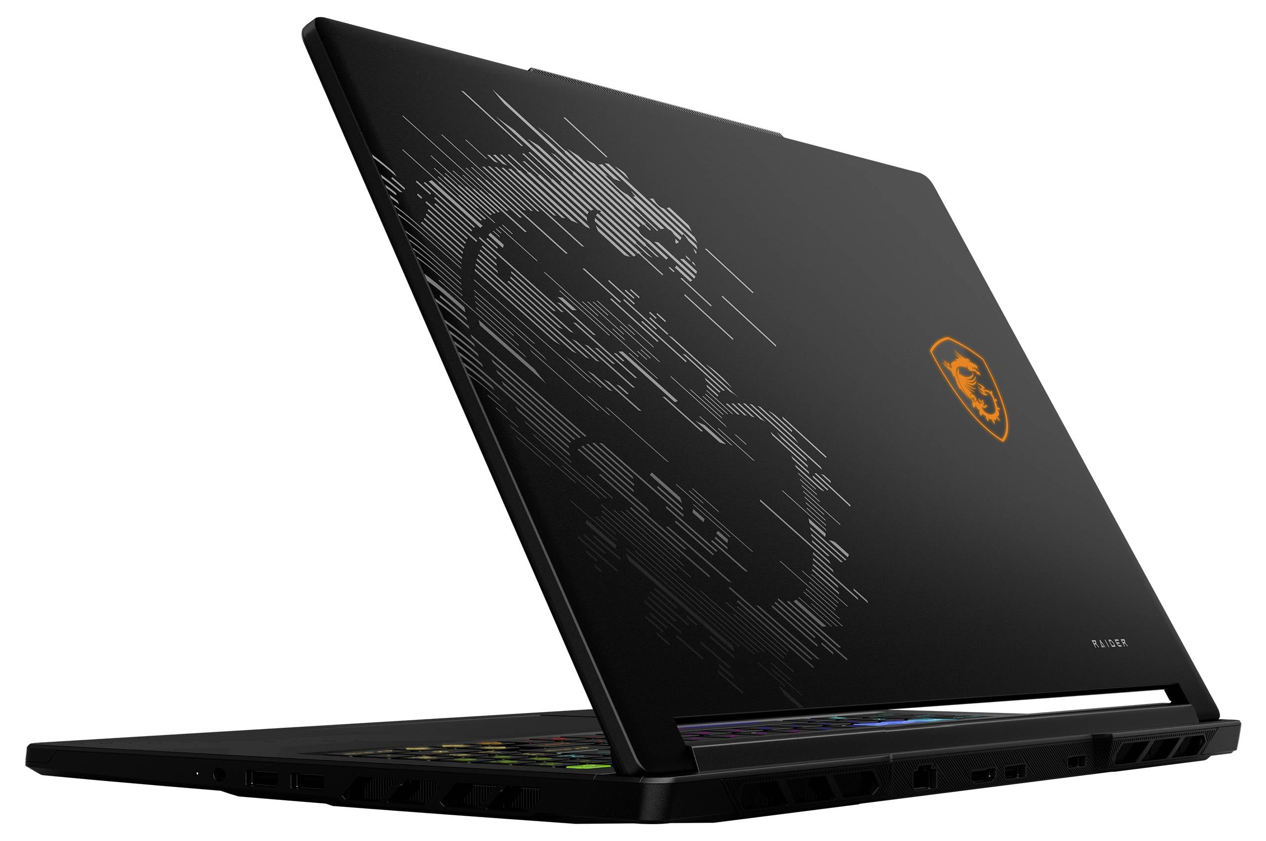 Schwarzer Gaming-Laptop im angewinkelten Zustand, zeigt eine hintergrundbeleuchtete Tastatur und ein orangefarbenes Logo auf dem Deckel.